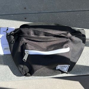 Herschel Supply Co Seventeen fanny pack in black